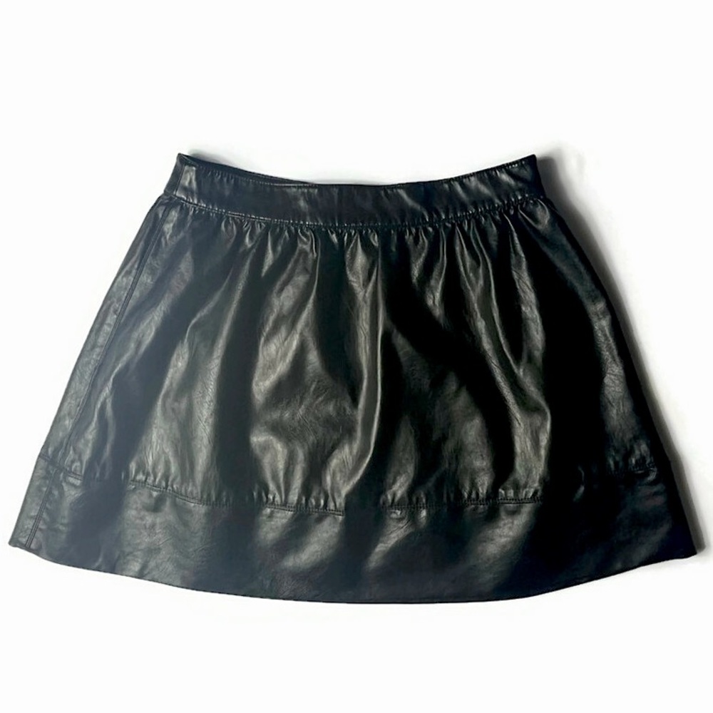 Forever 21 | Skater Mini Skirt | Faux Black Leather | Sz Med